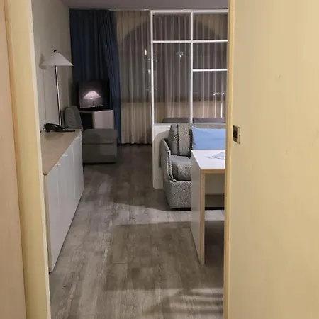 Апартаменты Universo 303 *